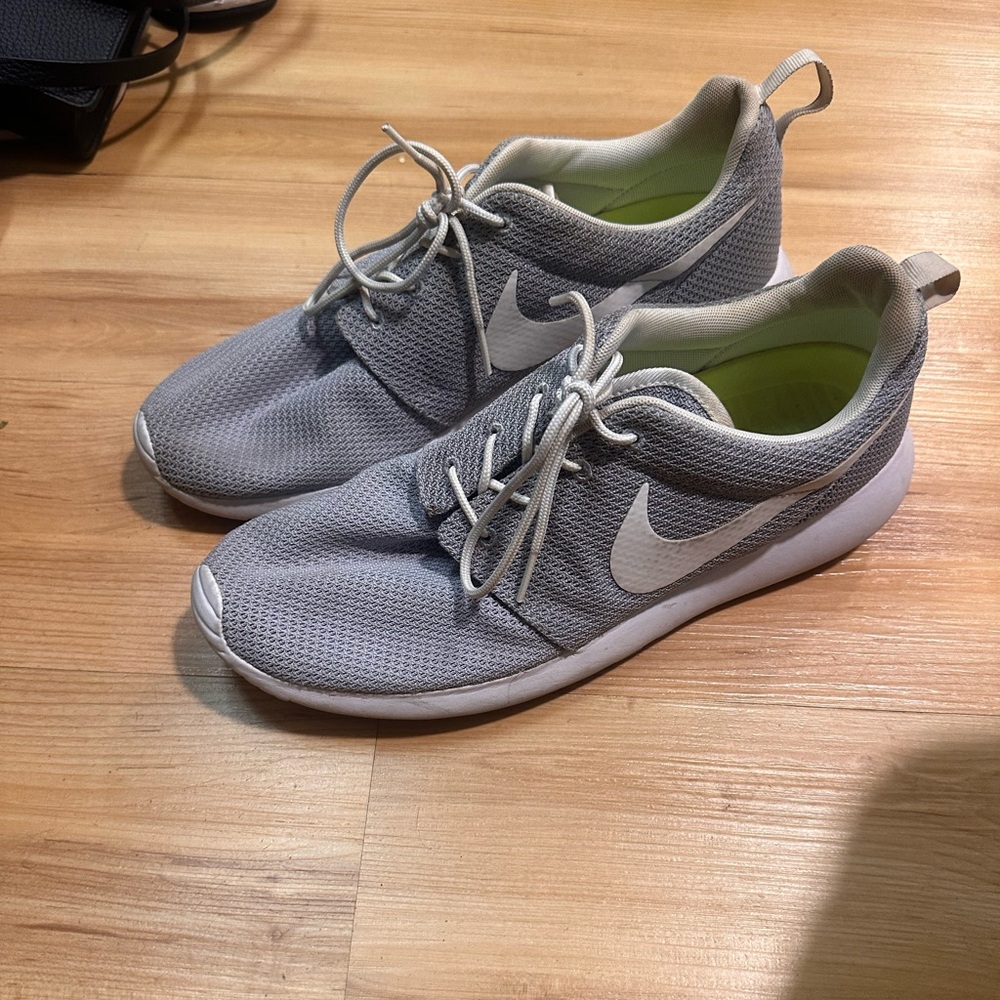 Nike Light Gray Mesh Sneakers with White Swoosh and Lime Interior